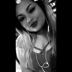 Meet your Posher, Casandra